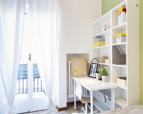 Cozy double bedroom near the Gambara subway station - Gallery - 6