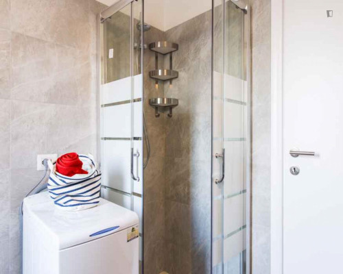 Cozy double bedroom near the Gambara subway station - Gallery - 11