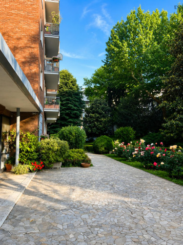Spacious 3-Bedroom Apartment in Milan - Gallery - 2