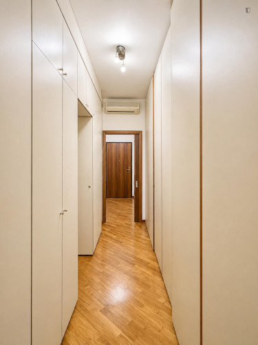 Spacious 3-Bedroom Apartment in Milan - Gallery - 4