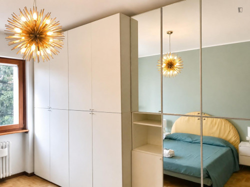 Spacious 3-Bedroom Apartment in Milan