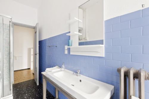 Bed in a comfortable twin bedroom, in the Municipio 6 - Gallery - 6
