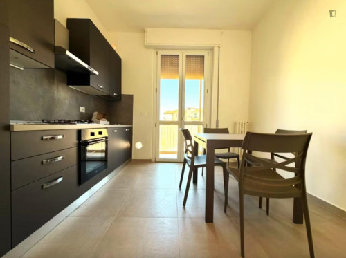 Singe bedroom in a 4-Bedroom Apartment in Florence - Gallery - 3