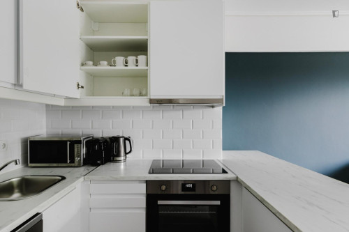 Comfortable 1-bedroom flat in Marousi - Gallery - 12