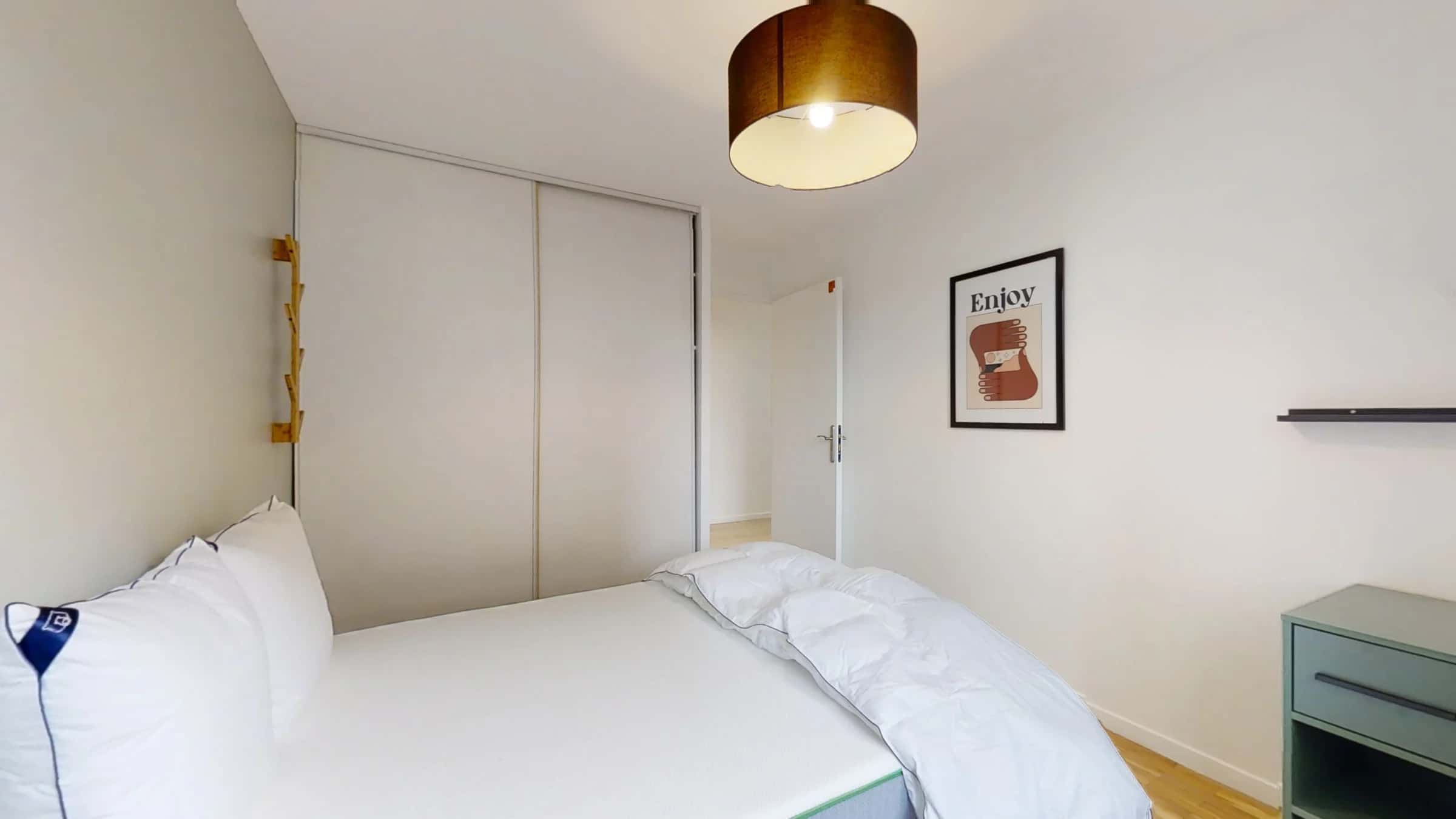 Lyon Jean 23 - Private Room (3) - 1