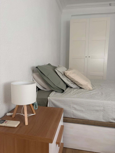Apartment in Calle de Vidal de Canellas, Zaragoza for 67 m² with 4 bedrooms