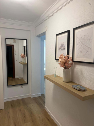 Apartment in Calle de Vidal de Canellas, Zaragoza for 67 m² with 4 bedrooms
