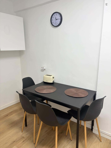 Apartment in Calle de Vidal de Canellas, Zaragoza for 67 m² with 4 bedrooms - Gallery - 17