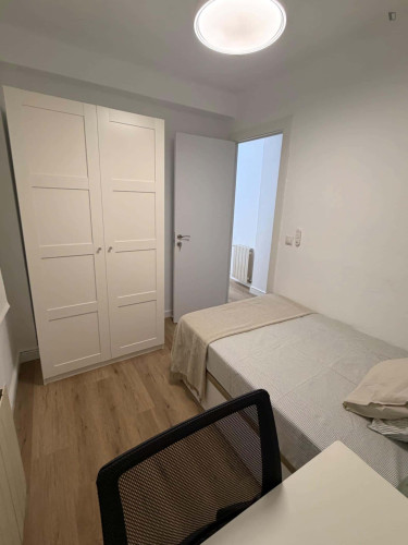 Apartment in Calle de Vidal de Canellas, Zaragoza for 67 m² with 4 bedrooms - Gallery - 9
