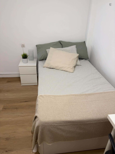 Apartment in Calle de Vidal de Canellas, Zaragoza for 67 m² with 4 bedrooms - Gallery - 7