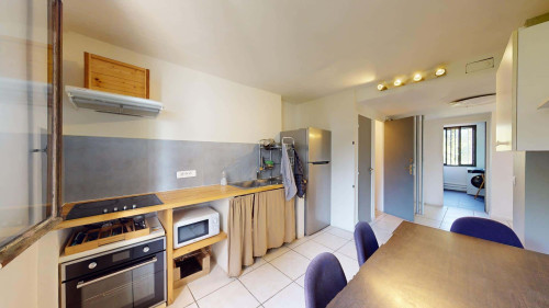 Room in Avenue de la Trillade, Avignon for 94 m² with 4 bedrooms
