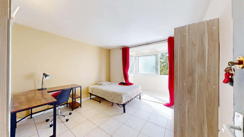 Room in Avenue de la Trillade, Avignon for 94 m² with 4 bedrooms