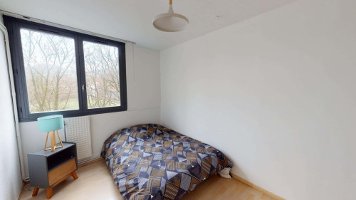 Room in Place des Géants, Grenoble for 123 m² with 5 bedrooms