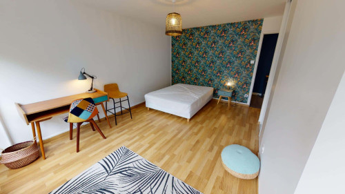 Room in Place Louis Jouvet, Grenoble for 63 m² with 3 bedrooms