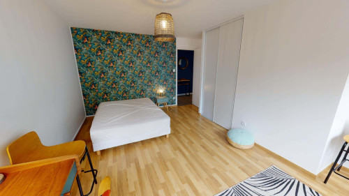 Room in Place Louis Jouvet, Grenoble for 63 m² with 3 bedrooms