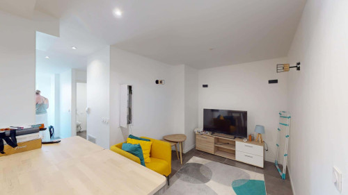 Room in Avenue Jules Ferry, Annemasse for 79 m² with 3 bedrooms