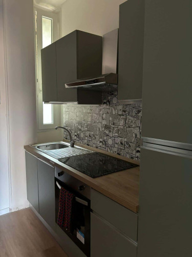 Venini - Accogliente trilocale in zona Loreto - Gallery - 28