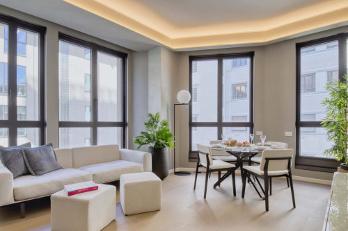 Central Tower S. Babila - Elegante trilocale con rooftop
