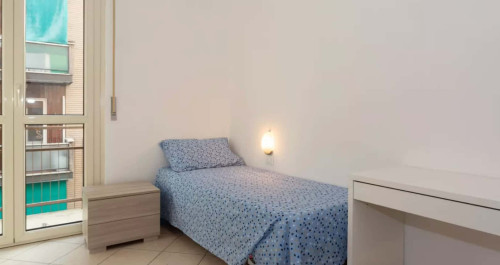 Posto letto 2 in camera condivisa in appartamento con 4 camere a Sesto San Giovanni
