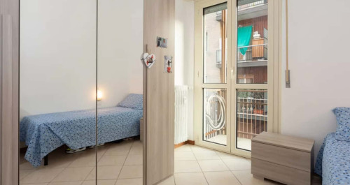 Posto letto 3 in camera condivisa in appartamento con 4 camere a Sesto San Giovanni