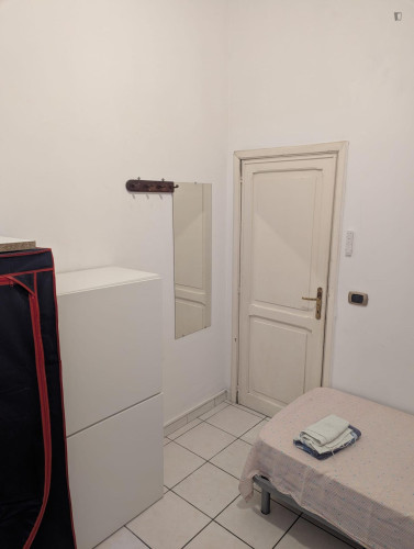 Single Bedroom in a shared apartment in Rome