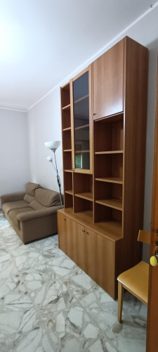 Single bedroom, with balcony, in 3-bedroom apartment - Gallery - 5