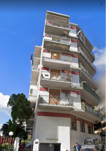 Single bedroom, with balcony, in 3-bedroom apartment - Gallery - 9