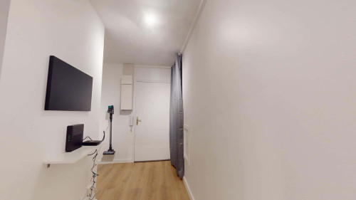 Room in Avenue du 25ème Régiment de Tirailleurs Sénégalais, Lyon for 77 m² with 5 bedrooms - Gallery - 7