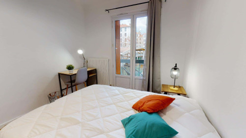 Room in Rue Delandine, Lyon for 98 m² with 6 bedrooms - Gallery - 19