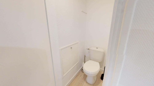 Room in Rue Delandine, Lyon for 98 m² with 6 bedrooms