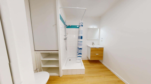 Apartment in Avenue Général de Gaulle, Bron for 20 m² with 1 bedroom - Gallery - 6