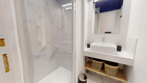 Room in Rue Edouard Branly, Bron for 85 m² with 5 bedrooms - Gallery - 5