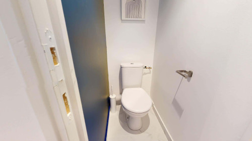 Room in Rue Edouard Branly, Bron for 85 m² with 5 bedrooms
