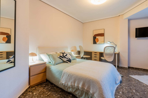 Habitación 5 - 42 Burjassot 93 -pta 11