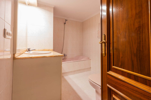Habitación 5 - 42 Burjassot 93 -pta 11