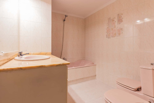 Habitación 5 - 42 Burjassot 93 -pta 11