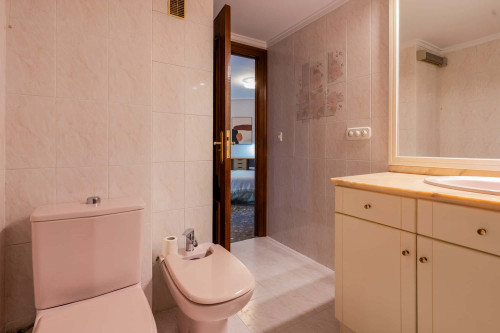 Habitación 5 - 42 Burjassot 93 -pta 11