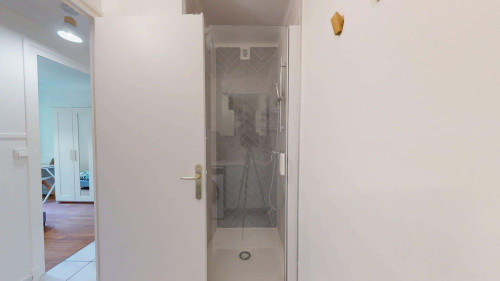 Room in Avenue Barthélémy Buyer, Lyon for 67 m² with 3 bedrooms - Gallery - 5