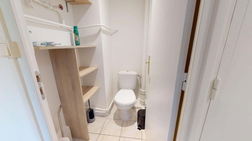 Room in Avenue Barthélémy Buyer, Lyon for 67 m² with 3 bedrooms
