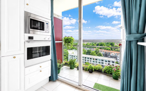  11th-Floor Rotterdam Skyline  Harbour Views  1-Minute Walk to Erasmus University  - Gallery - 16