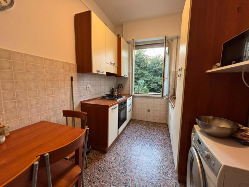 Single Bedroom in a 3-Bedroom Apartment in Rome - Gallery - 10