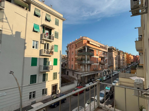 Single Bedroom in a 3-Bedroom Apartment in Rome - Gallery - 9