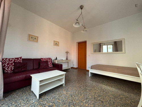 Single Bedroom in a 3-Bedroom Apartment in Rome - Gallery - 5