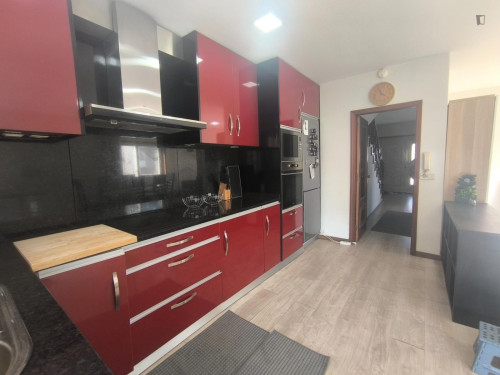 Lovely double bedroom in a 5-bedroom flat