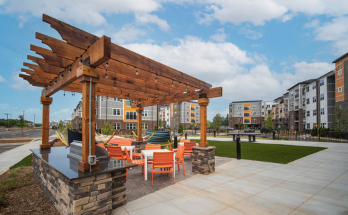 Signature Hartwell Village - Gallery - 9