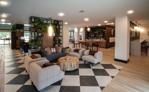 Signature Hartwell Village - Gallery - 19
