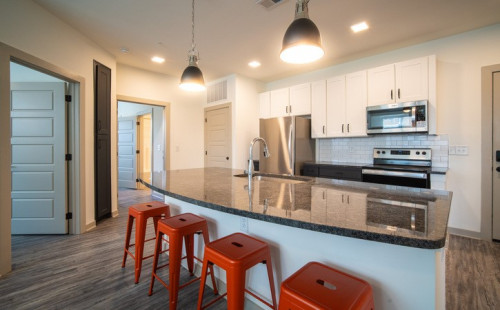 Signature Hartwell Village - Gallery - 29