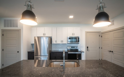 Signature Hartwell Village - Gallery - 32