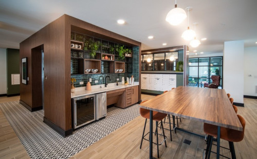 Signature Hartwell Village - Gallery - 21