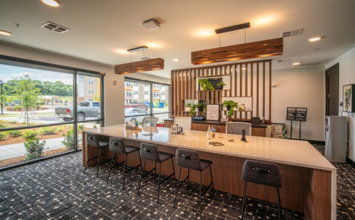 Signature Hartwell Village - Gallery - 15